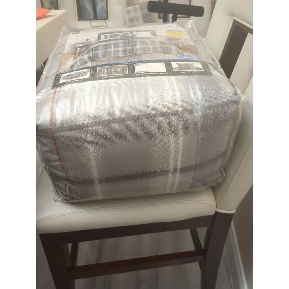 Brand New Mainstays 8 Piece Coordinated Bedding Set King Size In Beautiful Grays